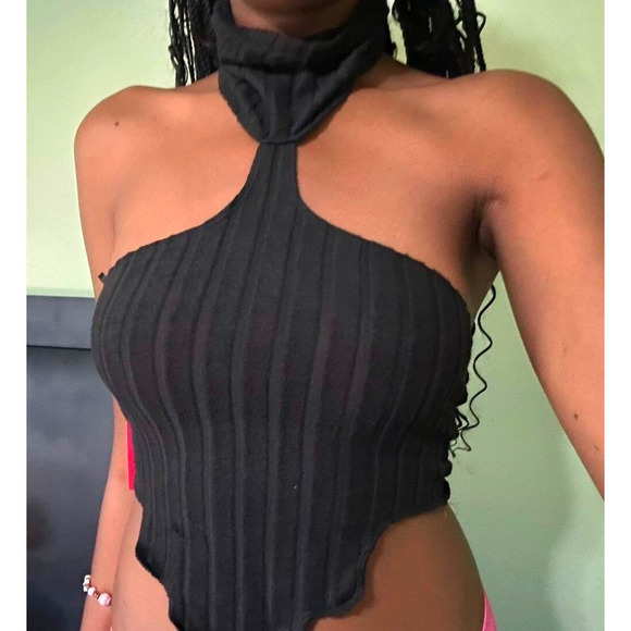 New XS‎ Black High Neck Sleeveless Turtleneck Ribbed Drip Hem Crop Triangle Top - Picture 3 of 5